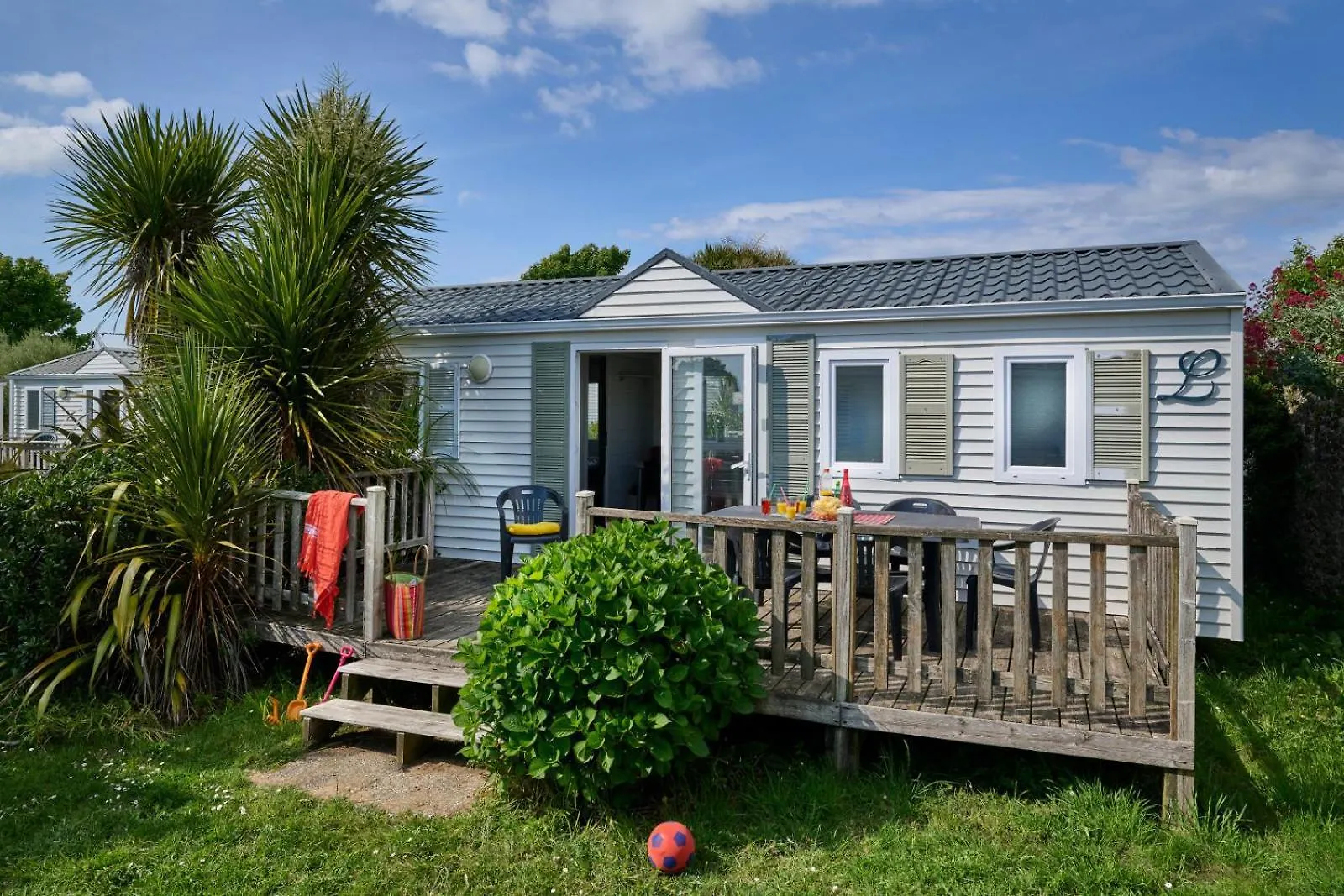 Camping La Corniche Plozevet Campsite